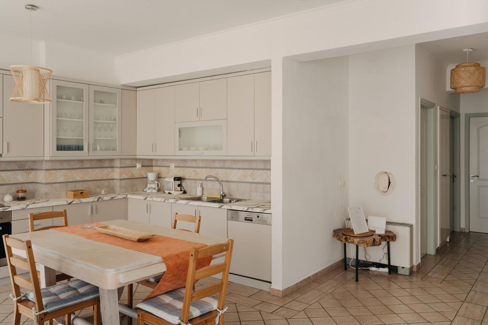 Lazarus 2Bd Apartment In The Center Patras Buitenkant foto